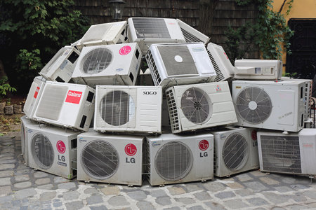 VIENNA, AUSTRIA - JULY 12: Climate Changes Project in Wien on JULY 12, 2015. Air Conditioners in Igloo Shape Exhibition at Kunst Haus Wien Museum in Vienna, Austria.のeditorial素材