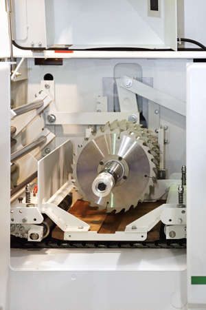 Circular Saw Blades With Diamond Edge in Wood Woorking Machine