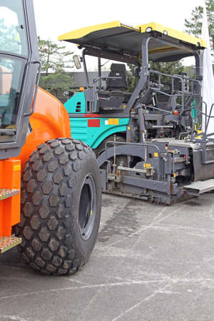 Asphalt Paver Finisher Machine for Road Construction