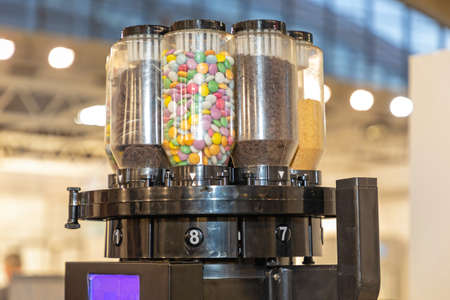 Automatic Dry Food Toppings Dispenser Machineの写真素材