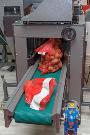 Potato Packing in Sack Bags Conveyor Belt Machine