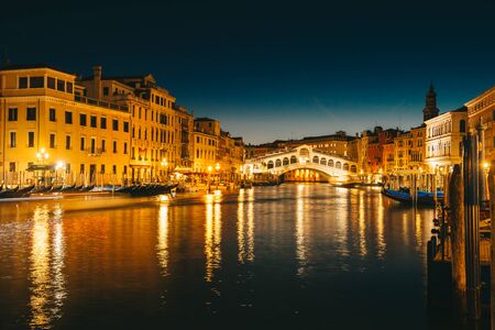 Rialto Bridge (Ponte Di Rialto) in Venice , Italy during the eventのeditorial素材
