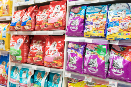 Bangkok, Thailand - August 13, 2017: Shelves of Animal feed in a supermarket.のeditorial素材