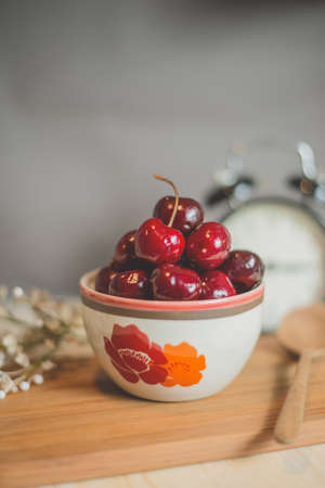 cherry in bowlの写真素材
