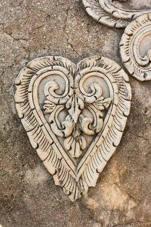 thai pattern same heart