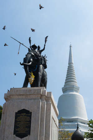 Anusorn Don Chedi Monuments, a tourist attractions in Supanburi, Thailand, built in memorial of King Naresuan's triumph over Myanmar in an elephant warのeditorial素材