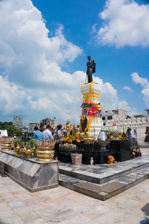 Nakhon Ratchasima, Thailand - Oct 5, 2014 : Unidentified people visits "Thao Suranaree" statue, Thao Suranaree is calso alled "Khun Ying Mo". She managed to save the city from the invasion of the Laotian army.のeditorial素材