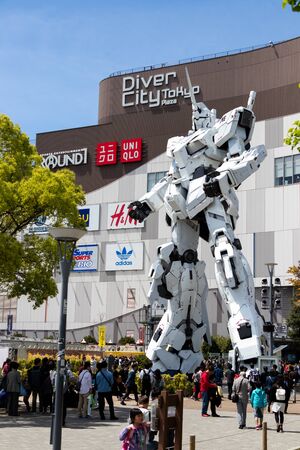 TOKYO, JAPAN - April 28, 2019, The unidentified traveler look at RX-0 Unicorn Gundam statue in normal mode located at Diver City Tokyo Plaza Tokyo, Odaibaのeditorial素材