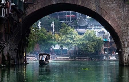 HUNAN, CHINA - OCT 22 : Old houses in Fenghuang county on Oct 22, 2013 in Hunan, China. The ancient town of Fenghuang was added to the UNESCO World Heritage Tentative List in the Cultural category.のeditorial素材