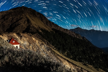 Hehuanshan also called Joy Mountain is a 3,416 metres high mountain in Central Taiwan. The peak lies on the boundaries of Nantou and Hualien counties and is within the Taroko Gorge National Park.のeditorial素材