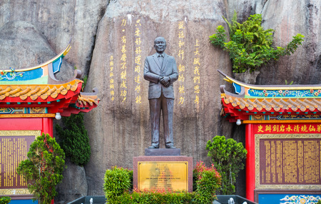 Genting Highlands, Malaysia - AUGUST 19, 2016: monument of Lim Goh Tong standing in Chin Swee Caves Temple proudly for visitors to see.のeditorial素材