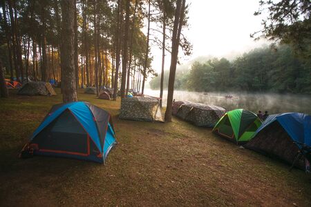 MAE HONG SON, THAILAND - DECEMBER 16, 2017 : Pang Oung Lake at Mae hong son, Thailand.のeditorial素材