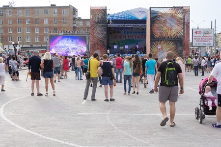 many Thais remain in the area of impact arena wait to see the singers concert, Russia Berezniki 15 July 2017のeditorial素材