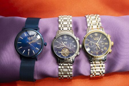 Russia Berezniki 20.01.2020 : 3 pairs of wristwatches in the store .