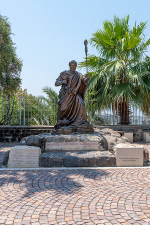 Capernaum, Israel May 18, 2022 Bronze statue of St. Peter at Capernaum, Town of Jesus on the Sea of Galilee in Israel. Capharnaum, Kfar Nahumのeditorial素材