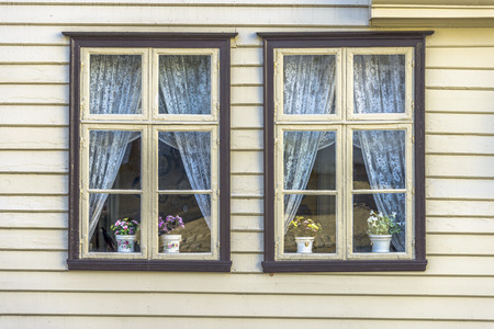 This museum offers a rare look at small-town life during the 18th and 19th centuries with various antique dwellings and shops, a bakery, and even the town's local barber and dentist.のeditorial素材