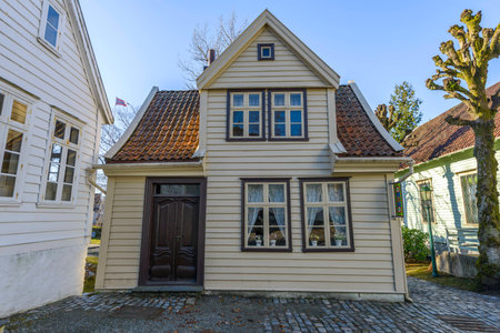 This museum offers a rare look at small-town life during the 18th and 19th centuries with various antique dwellings and shops, a bakery, and even the town's local barber and dentist.のeditorial素材