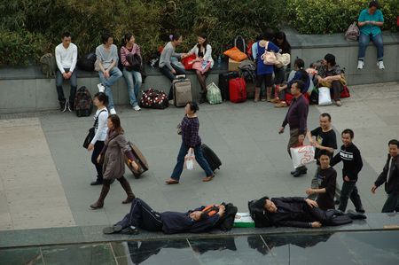 CHINA, SHENZHEN - FEBRUARY 10: thousands Chinese people leaving city for Chinese New Year on February 10, 2010 in Shenzhen, China.のeditorial素材