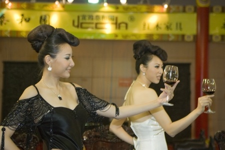 CHINA, GUANGDONG, SHENZHEN - MAY 16, 2009: China International Cultural Industries Fair: beautiful Chinese models, glamorous and elegant hostess.のeditorial素材
