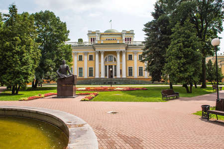 Gomel, Belarus - JULY 09 2015: Palace of Rumyantsev - Paskevich in Gomel city parkのeditorial素材