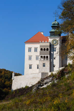 Pieskowa Skala, Poland - 10 OCTOBER 2018: Medieval castle Pieskowa Skala near Krakow in Poland at beautiful autumnのeditorial素材