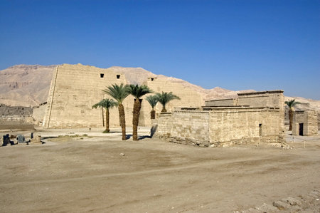 The ancient egyptian temple of Medinet Habu on the West Bank of the Nile at Luxor, Egypt.のeditorial素材