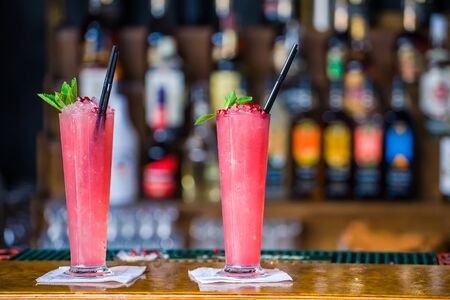 Summer beach cocktail at the barの写真素材