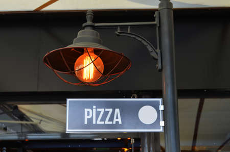 pizza road vintage sing city signの写真素材