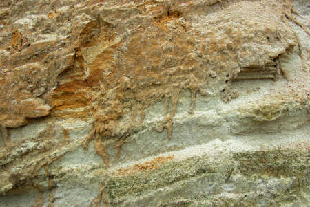 Granular texture of sand in heterogeneous layers.