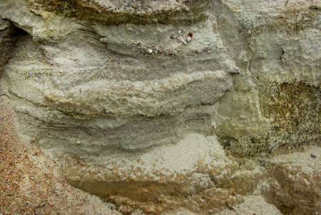 Granular texture of sand in heterogeneous layers.