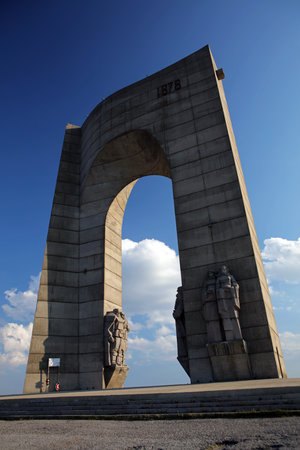 Arch of Freedom monument on the peak of Goraltepe near Beklemeto Pass in Balkan Mountains, Bulgariaの写真素材