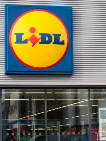 Lidl sign over store entrance, German global discount supermarket chain, part of the Schwarz Groupのeditorial素材