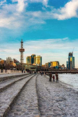 Baku, Azerbaijan March 14, 2019 People walk in National Seaside Parkのeditorial素材