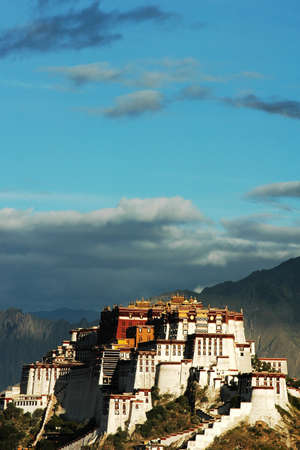 Scenery of the famous Potala Palace in Lhasa Tibetのeditorial素材