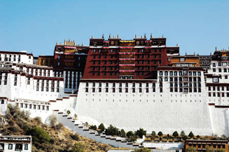 Landmark of the famous Potala Palace in Lhasa Tibetのeditorial素材