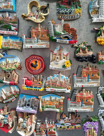 Magnets in a souvenir store in Tuscany, Italy.のeditorial素材