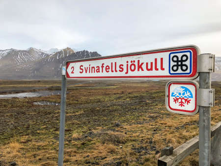 Svinafellsjokull road sign to ice field in Icelandの写真素材