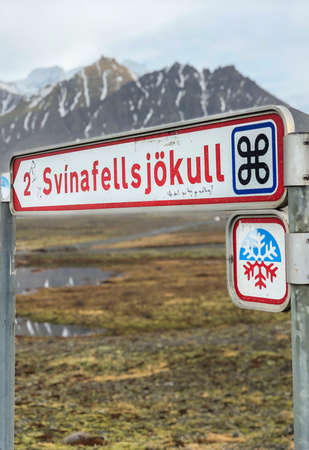 Svinafellsjokull road sign to ice field in Icelandの写真素材
