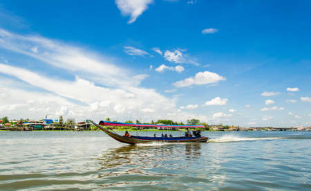 NONTHABURI THAILAND - JUNE 8 : A scenic boat ride around the Kohkret.  on Jun 08,2014 in Nonthaburi Thailand.のeditorial素材