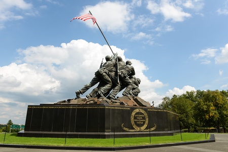 WASHINGTON DC - AUGUST 20: Iwo Jima statue in Washington DC on August 20, 2012. The statue honors the Marines who have died defending the US since 1775.のeditorial素材