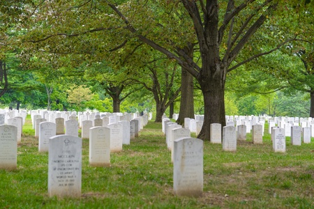 WASHINGTON DC - AUGUST 2012: Gravestones on Arlington National Cemetery August 19, 2012 in Washington DC, USA. Veterans from each of the nation's wars are interred in the cemetery.のeditorial素材