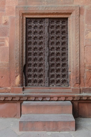 Old Wooden Door with Stepsの写真素材