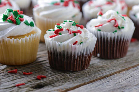 Chocolate and Vanilla Christmas Cupcakesの写真素材