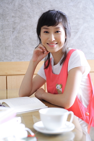 Daily life of asian housewife at homeのeditorial素材