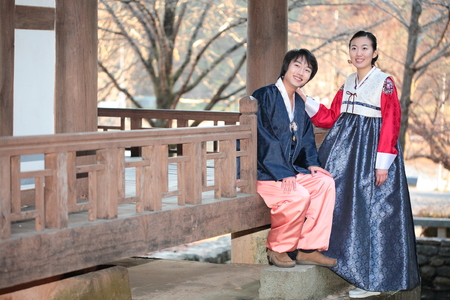 Newlyweds in Korean traditional clothes, Hanbokの写真素材