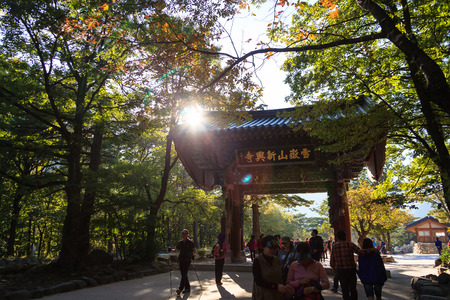Mt. Seorak in Autumn - Korean traditional gate to the templeのeditorial素材