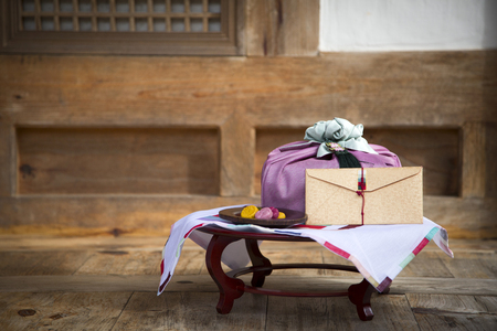 the Korean traditional gift packing picture with natural background.の写真素材