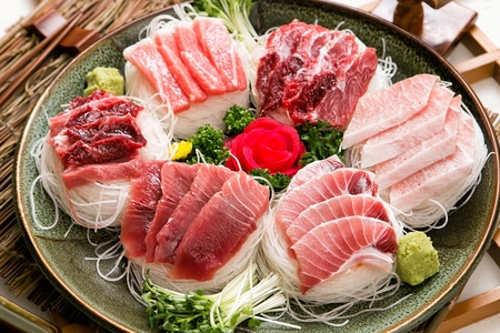 tuna sashimi platterの写真素材