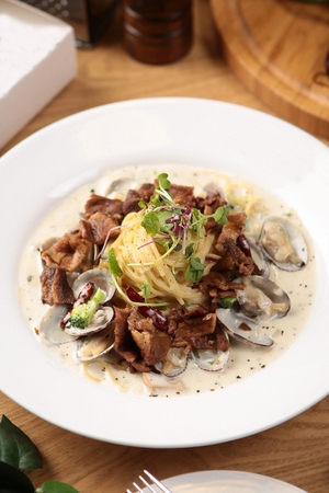 Steak cream pastaの写真素材