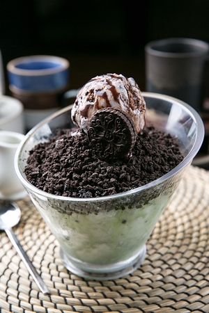 Korean Bingsu, Oreo ice flakes with syrupのeditorial素材